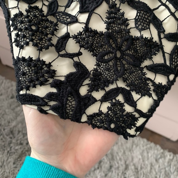 Beige and black dress - Picture 2 of 6